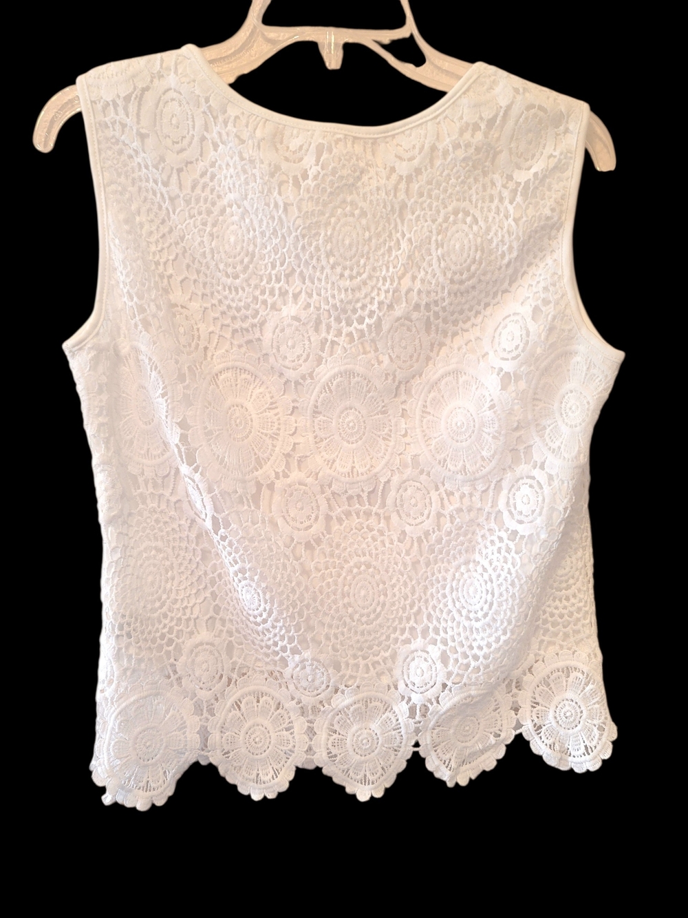Women’s White Lace Sleeveless Top